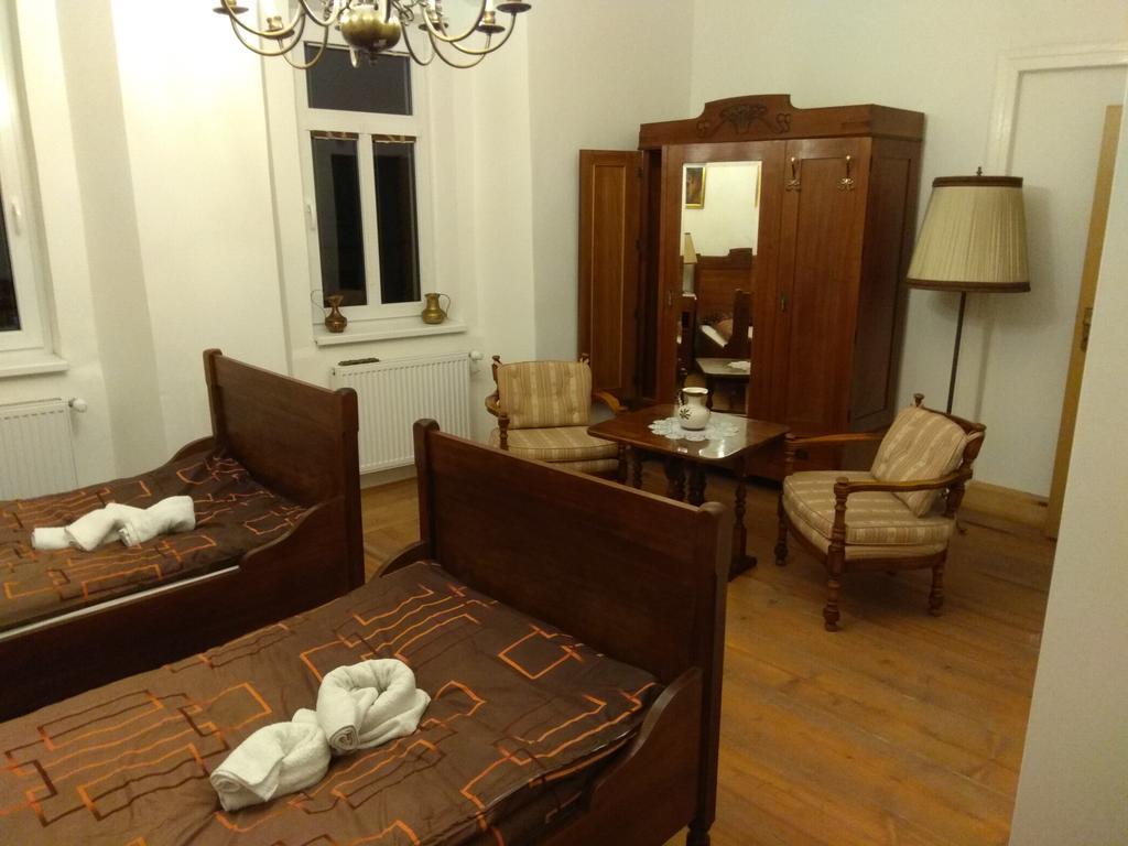 Penzion U Cermaka Ostrov  Exterior photo